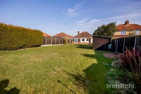 2 bedroom detached bungalow to rent, Reepham Road, Norwich NR6