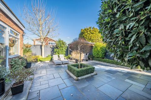 28 The Drive, Oakley, Basingstoke, RG23 7BA