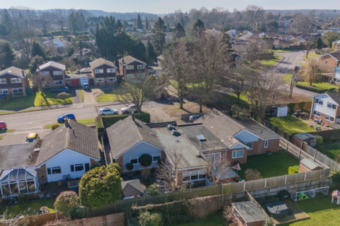 28 The Drive, Oakley, Basingstoke, RG23 7BA