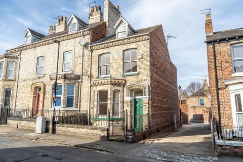 3 bedroom end of terrace house for sale, Upper Price Street, York