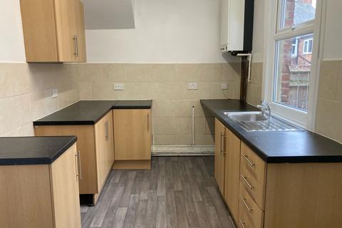 2 bedroom flat to rent, Miller Street, Gateshead NE8