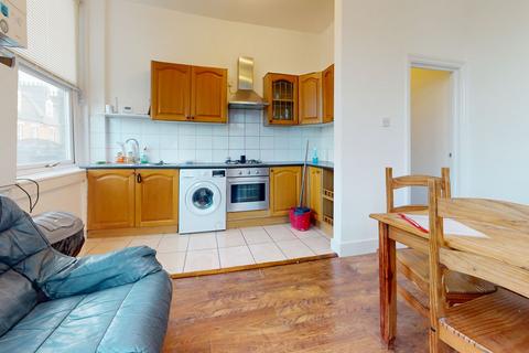 2 bedroom flat to rent, Brixton Water Lane, London, SW2