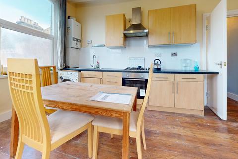 2 bedroom flat to rent, Brixton Water Lane, London, SW2