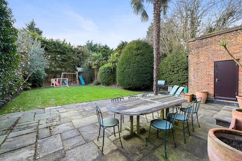 72 Wykeham Road, London, NW4 2ST