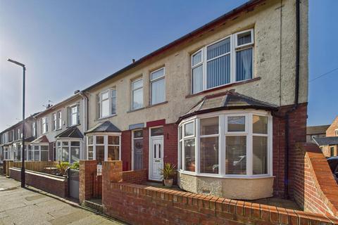 4 bedroom end of terrace house for sale, Clovelly Gardens, Whitley Bay