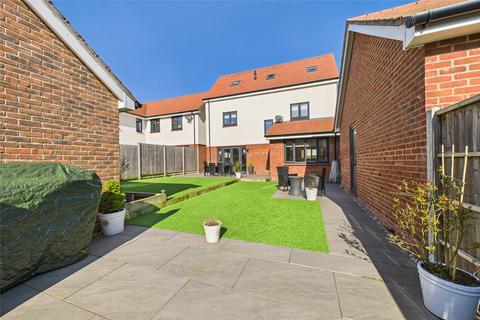 11 Glover Crescent, Arborfield Green, Reading, RG2 9TW