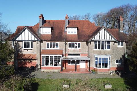 undefined, Glenover House