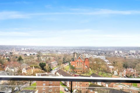 3 bedroom apartment for sale, Sylvan Hill, London SE19