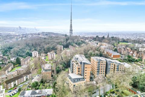 3 bedroom apartment for sale, Sylvan Hill, London SE19