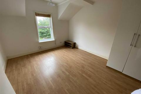 Studio to rent, Wilbraham Road, Chorlton, Manchester