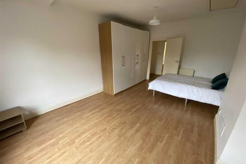 Studio to rent, Wilbraham Road, Chorlton, Manchester