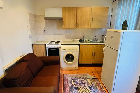 1 bedroom flat to rent, Meadowbank Road, London NW9