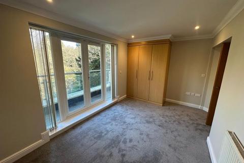 2 bedroom flat to rent, Surrey Road, Bournemouth BH4