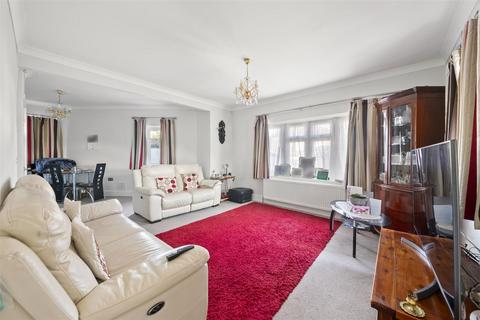 2 bedroom detached bungalow for sale, Spring Grove Road, Hounslow TW3