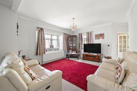 2 bedroom detached bungalow for sale, Spring Grove Road, Hounslow TW3