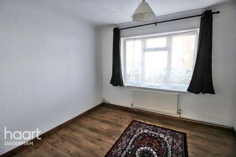 2 bedroom terraced house to rent, Standfield Road, DAGENHAM