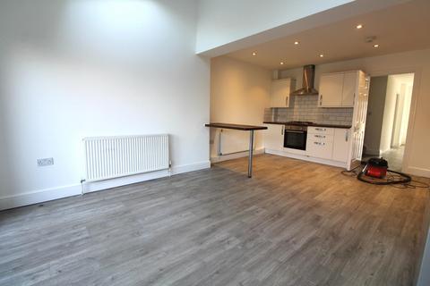 4 bedroom townhouse to rent, Turkey Street, Enfield