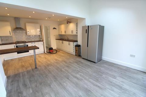 4 bedroom townhouse to rent, Turkey Street, Enfield