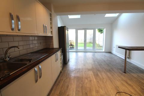 4 bedroom townhouse to rent, Turkey Street, Enfield