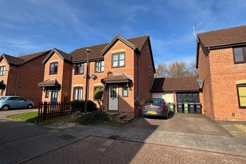 3 bedroom semi-detached house to rent, Beresford Close, Emerson Valley, Milton Keynes