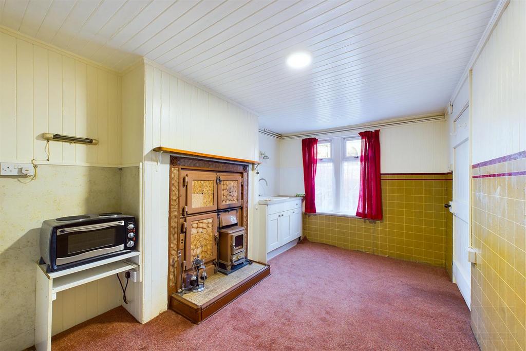 Sitting Room / Kitchen