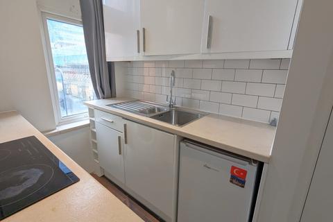 1 bedroom flat to rent, Victoria Road, Kilburn, London NW6