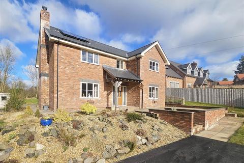 4 bedroom detached house for sale, Dolau, Llandrindod Wells