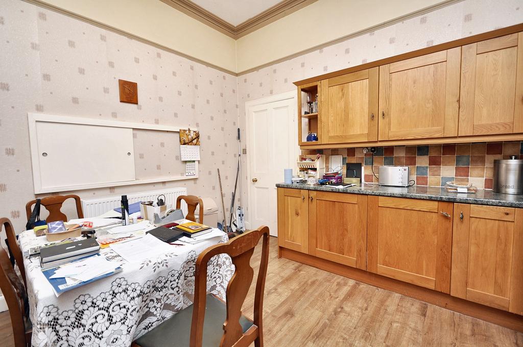Dining kitchen