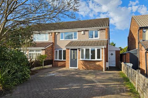 3 bedroom semi-detached house to rent, Glastonbury Avenue, Hale