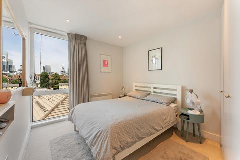 2 bedroom flat to rent, Halcyon Wharf, Wapping High Street, London, E1W