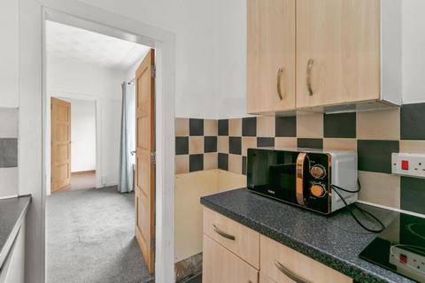 576 Castlemilk Road, Glasgow, G44 5LZ