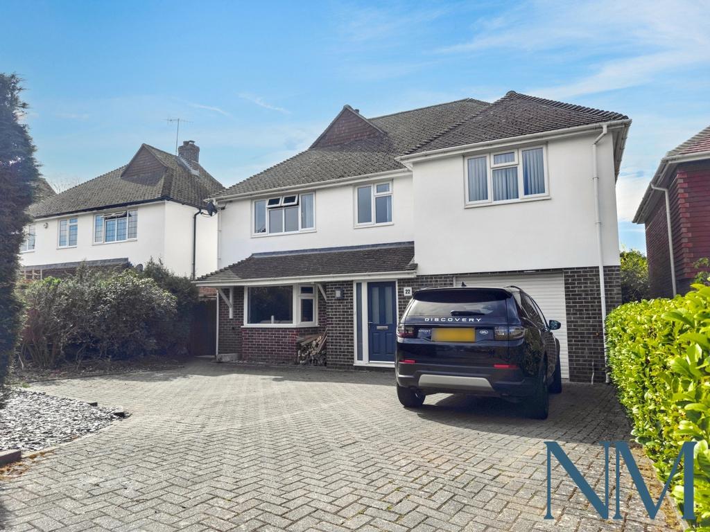 Spacious &amp; Versatile 5-Bedroom Family Home on Gar