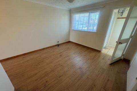 1 bedroom flat to rent, Deeble Close, Threemilestone, TR3 6TS