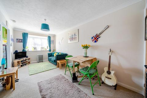 1 bedroom apartment for sale, Kingston Gardens, Beddington CR0