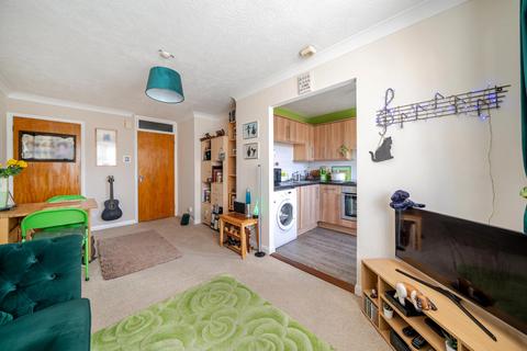 1 bedroom apartment for sale, Kingston Gardens, Beddington CR0