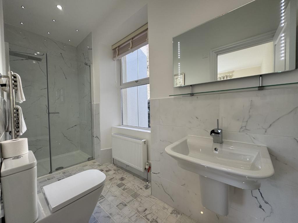 En-Suite 2
