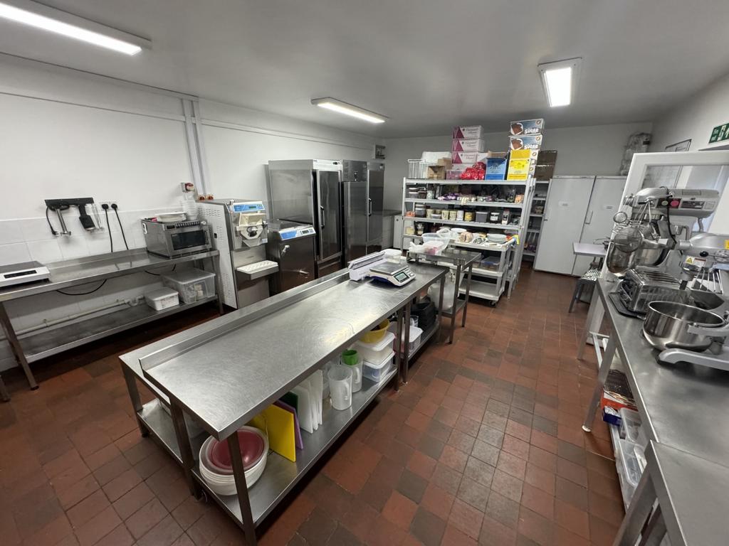 Kitchen/Prep Room