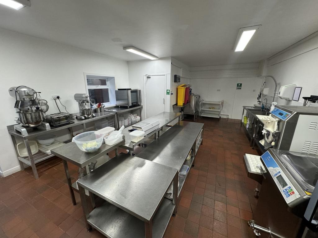 Kitchen/Prep Room