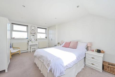 2 bedroom flat to rent, Kingston Road, South Wimbledon, London, SW19