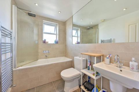 2 bedroom flat to rent, Kingston Road, South Wimbledon, London, SW19