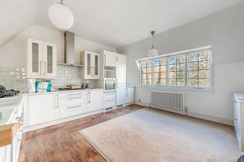 2 bedroom maisonette for sale, Elm Park Road, Pinner, HA5