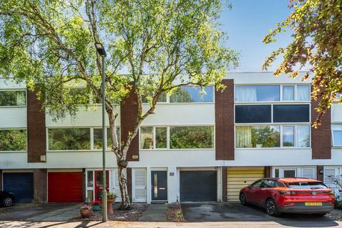 50 Foxgrove Road, Beckenham, BR3 5DB