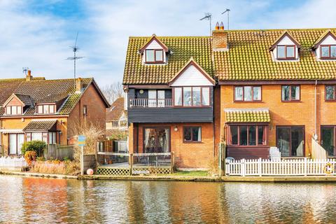 3 bedroom end of terrace house for sale, Bure Close, Wroxham