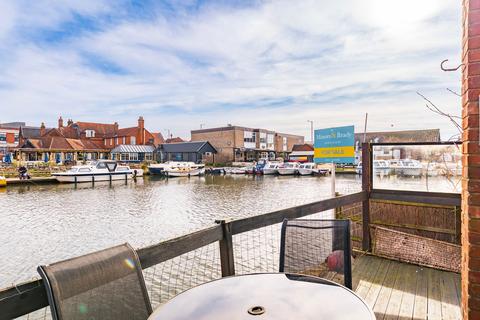 3 bedroom end of terrace house for sale, Bure Close, Wroxham