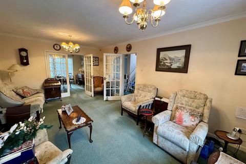 4 bedroom detached house for sale, Guildford Road, Fleet GU51