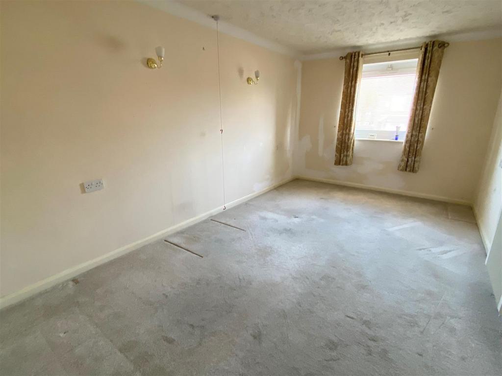 19 SOUTHDOWNBED1.jpg