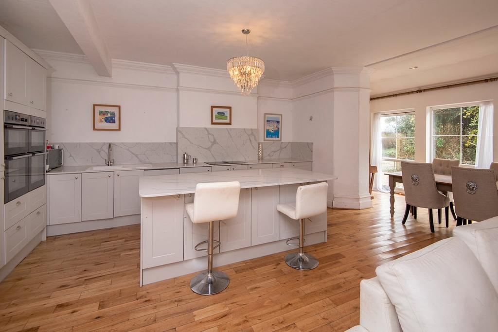 Opulent fitted kitchen