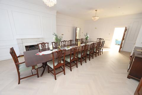 undefined, Finchley N3