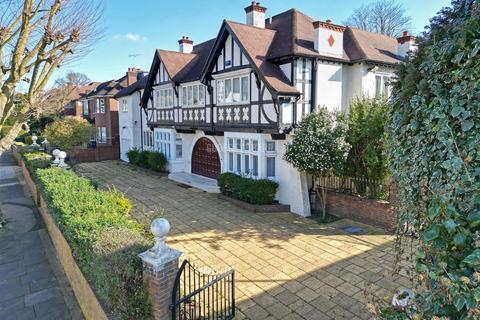 undefined, Finchley N3