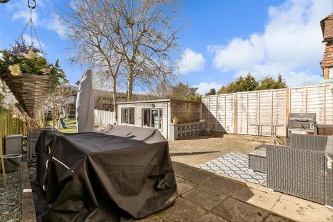41 Downsway, Whyteleafe, CR3 0EW